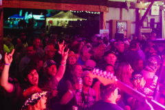 saloon-crowd